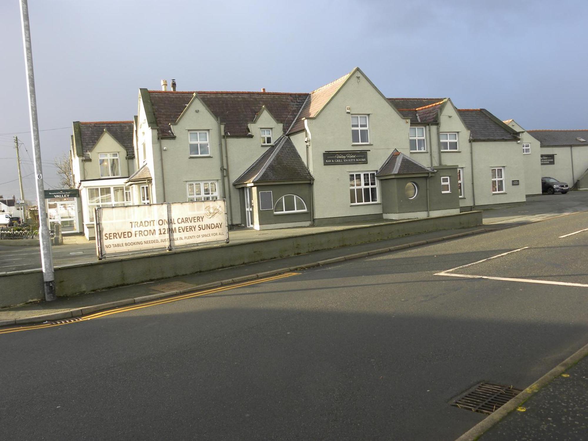 The Valley Hotel, Anglesey Bagian luar foto