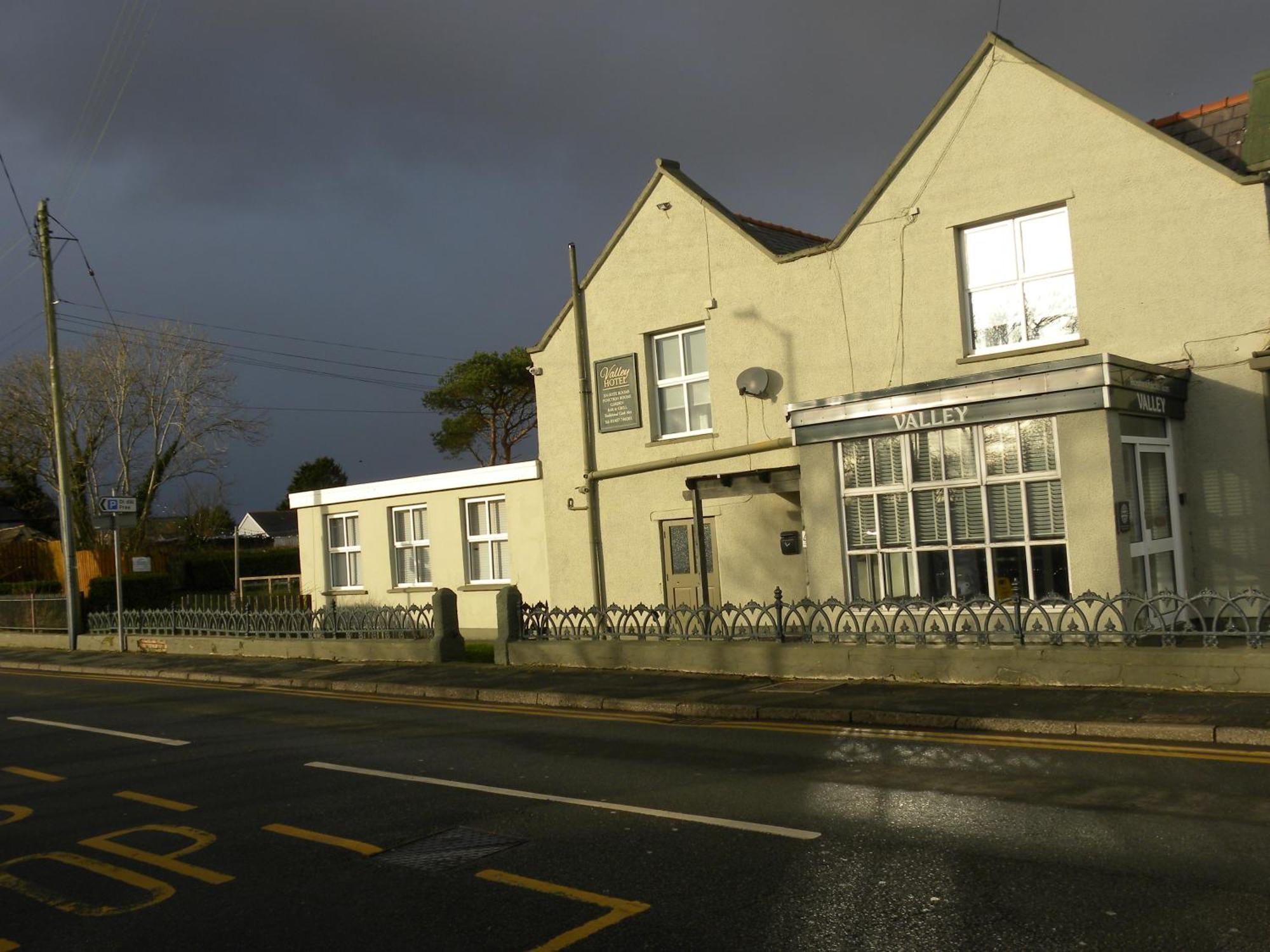 The Valley Hotel, Anglesey Bagian luar foto