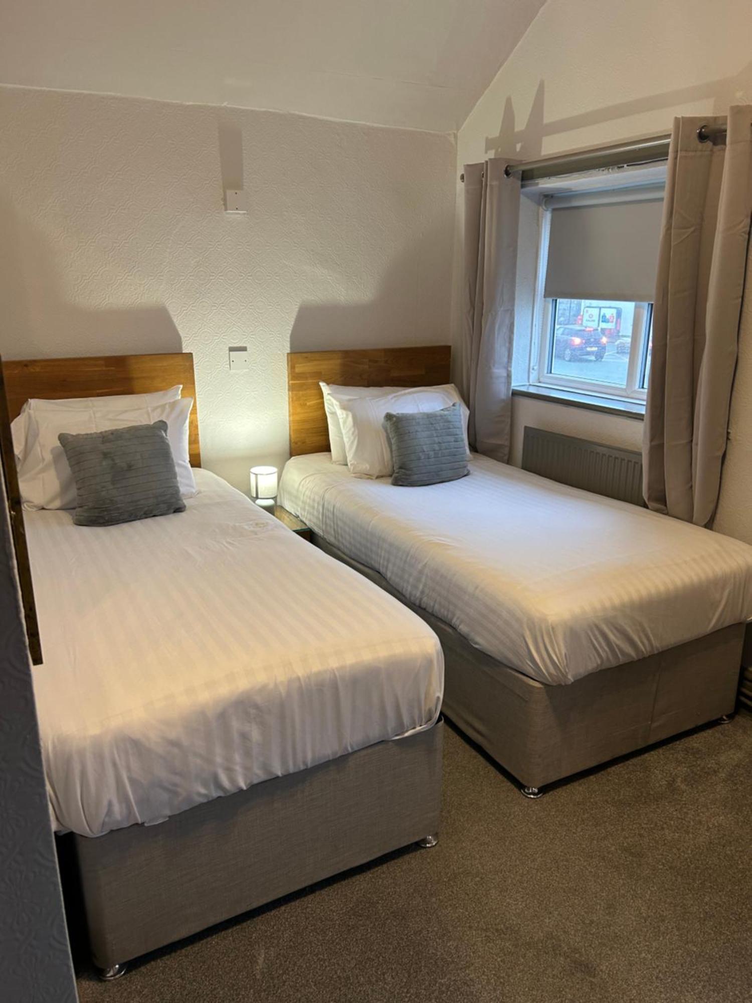 The Valley Hotel, Anglesey Bagian luar foto